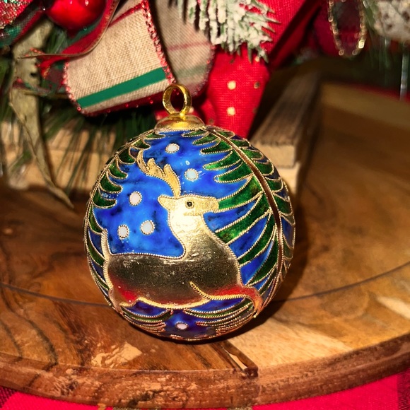 Vintage Cloisonné Unique Treasures Hand Painted Enamel Ornament
New with box! - Picture 1 of 5